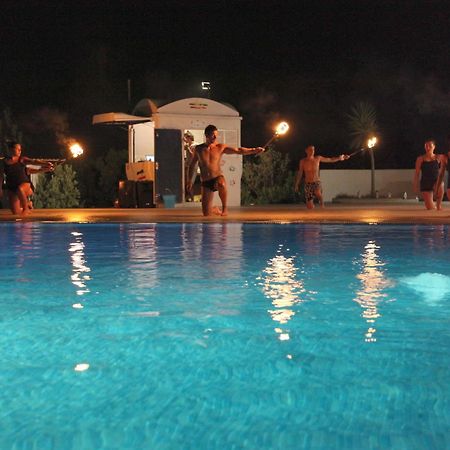 Hotel Club Cala Longa Montauro Exterior photo